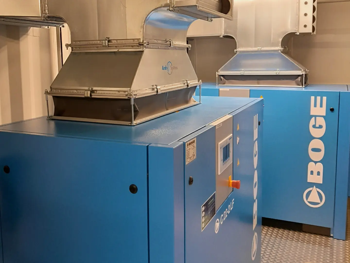 Kompressorenbau im Druckluftcontainer